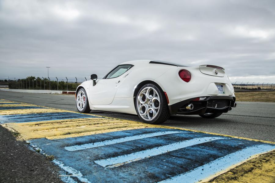  Alfa Romeo 4C Launch Edition (960) 2015 года  (NA) (фото 25 из 44)